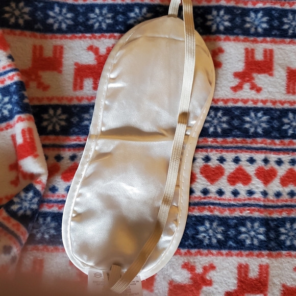 Night gown with sleep mask - Picture 4 of 5